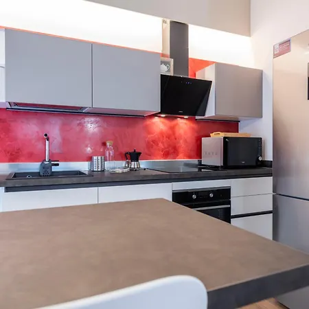 Three Balconies Lejlighed *