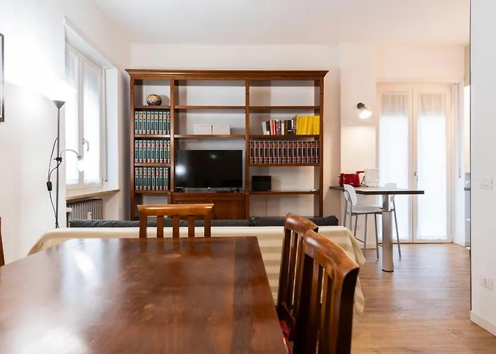 Three Balconies Lägenhet